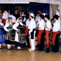 Groupe de danseurs alignés 